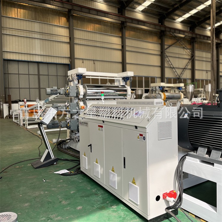 Kundebesøg for PVC-diamantmønsterpladeproduktionslinje til husdyrbrug