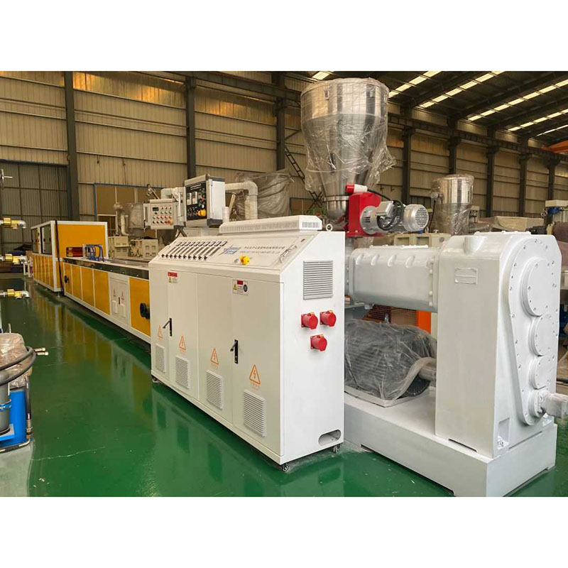 Produktionslinje for PVC-plastgulve